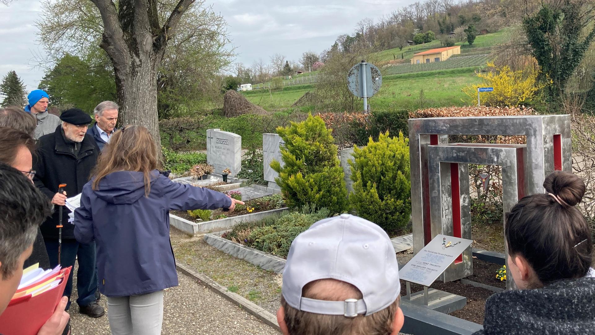 Gerichtsverhandlung Trauboth-Grabmal auf dem Weingartener Friedhof