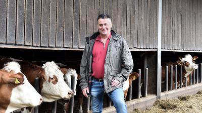 Obwohl Jürgen Hammann zunächst fernab der Landwirtschaft arbeitet, tritt er vor 20 Jahren schließlich in die Fußstapfen der Familie. Er bewirtschaftet gemeinsam mit seinem Bruder rund 145 Hektar Land.