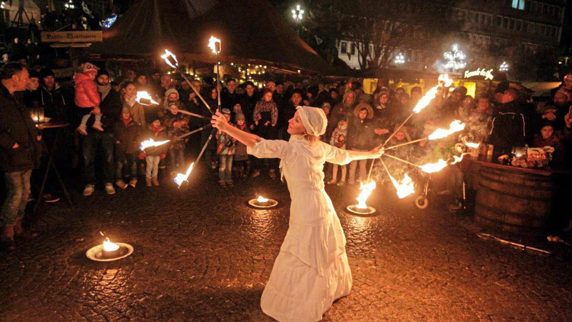 Ein Spiel mit dem Feuer konnten Besucher des Mittelaltermarktes in Pforzheim 2018 erleben. Auch in diesem Jahr wird es verschiedene Vorführungen geben.