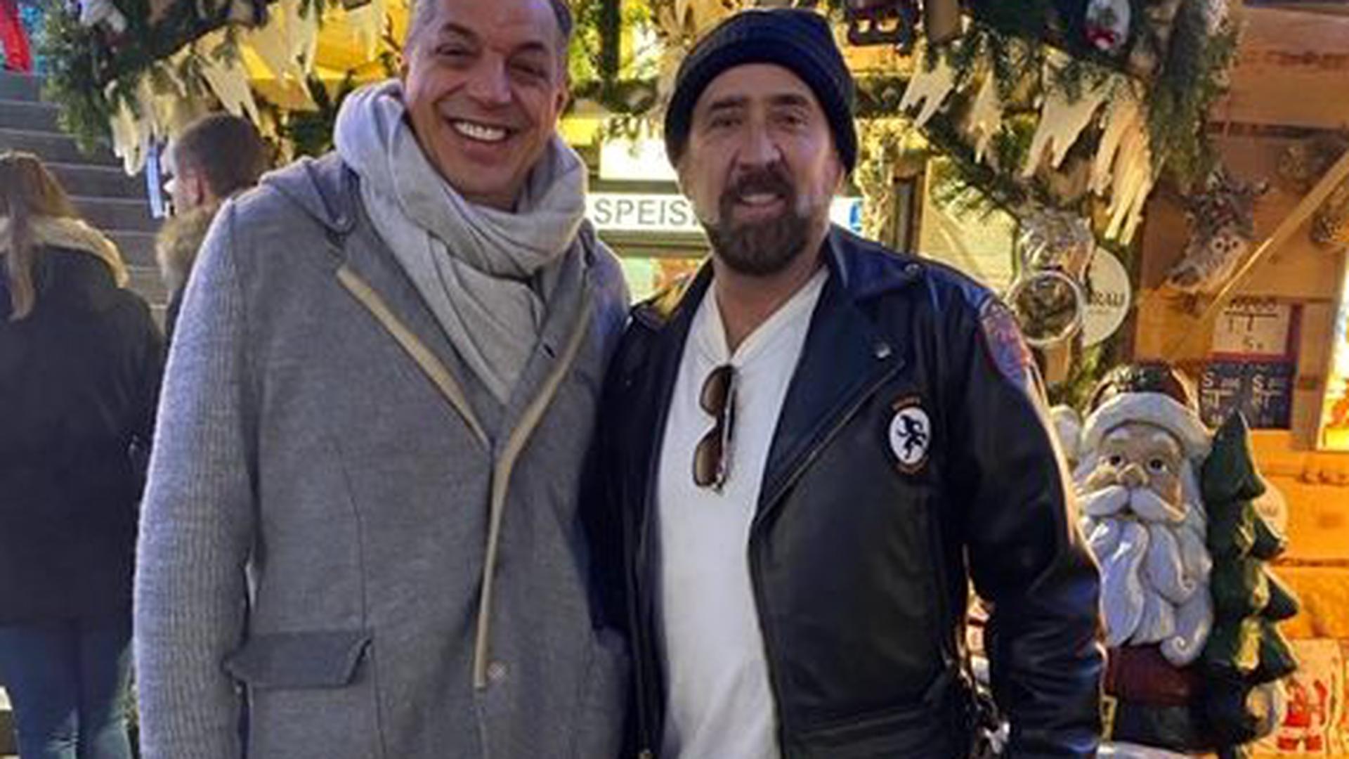 Hollywoodstar Nicolas Cage zu Besuch in Baden-Baden im Löwenbrau, hier mit Löwenbräu-Chef Mike Brandau.