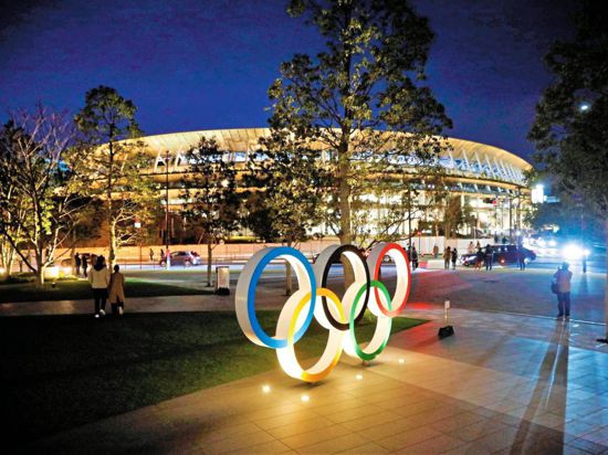 Lichtspiele für das Ringe-Festival am und rund um das Tokioter Olympiastadion. Darin werden im Sommer das Fußballturnier und die Leichtathletikwettkämpfe sowie die Eröffnungs- und Schlussfeier der Olympischen Spiele stattfinden. Auch viele Vertreter aus Badens Spitzensportszene hoffen dann, vor Ort dabei zu sein.