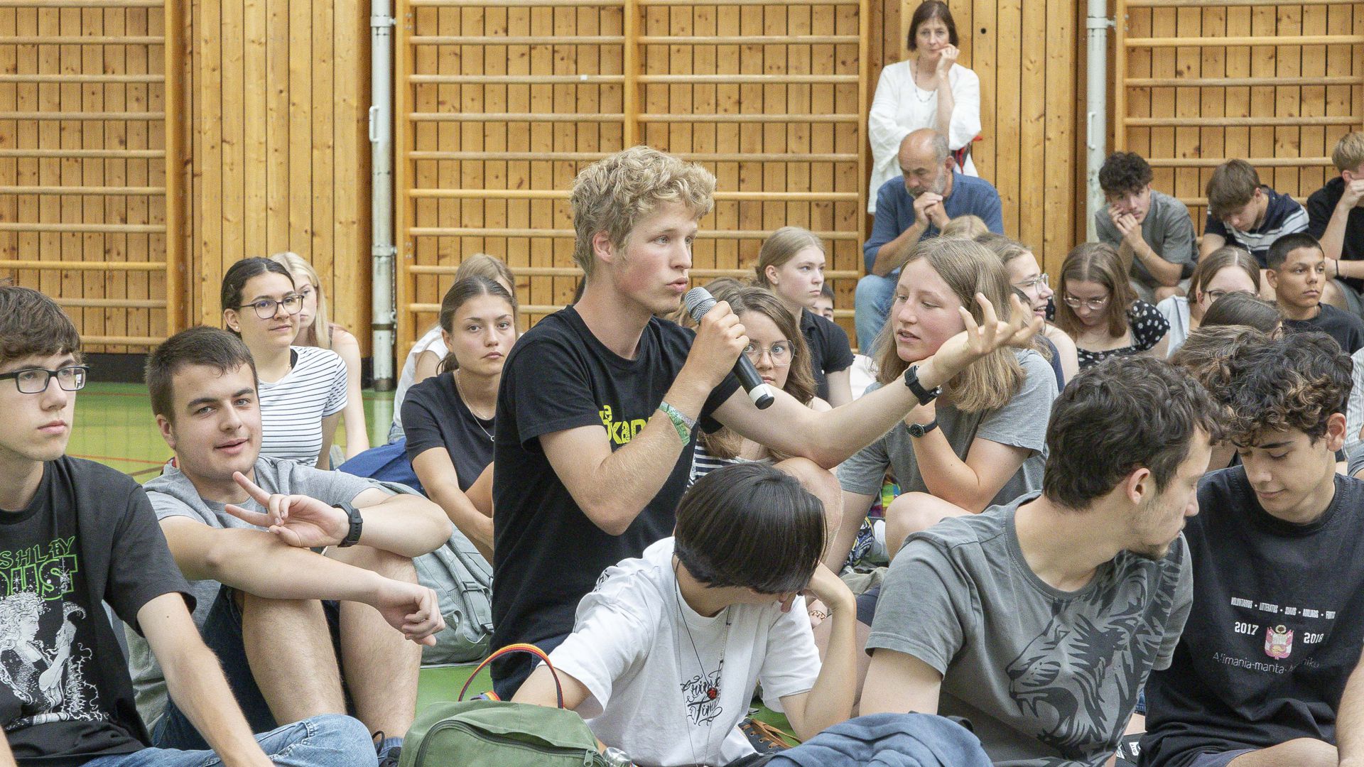 SMV-Vertreter Rasmus Ellwanger forderte seine Mitschüler zu mehr Engagement auf.