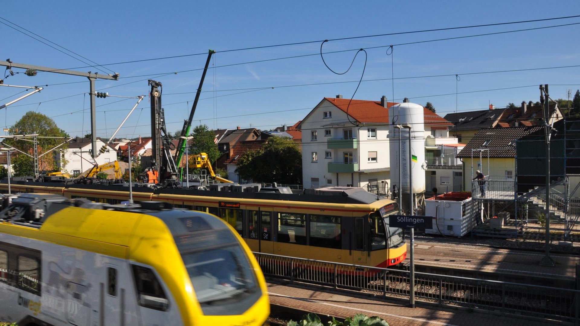 Draufsicht auf die Baustelle am Bahnhof Söllingen.