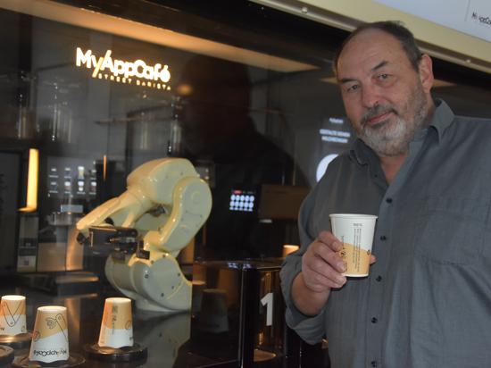 Geschäftsführer Michael Stille - In Sölligen in der Hammerwerktr. 16 erhält der Street Barista von MyAppCafé seinen Feinschliff.