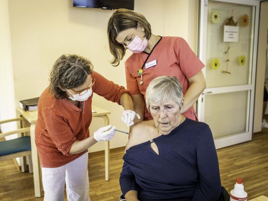 Impfaktion des Impfzentrums Sulzfeld im Wössinger Seniorenzentrum Losenberg