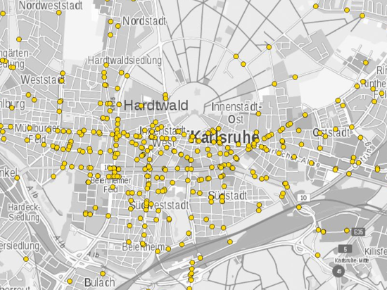 Jeder gelbe Punkt gibt einen Fahrradunfall aus dem Jahr 2018 in Karlsruhe an.