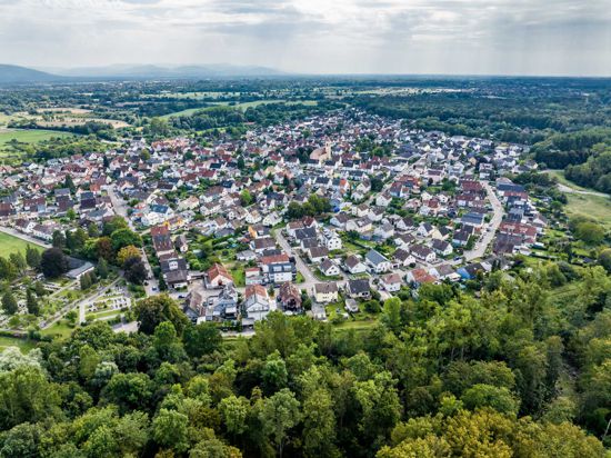 Luftaufnahme des Rheinstettener Stadtteils Neuburgweier.