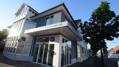 Die Bank bleibt im Ort: Noch drei Geschäftsstellen mit Personal betreibt die Spar- und Kreditbank in Rheinstetten. Sie sind jedoch nicht an jedem Wochentag geöffnet – außer fürs Geldabheben am Automaten.