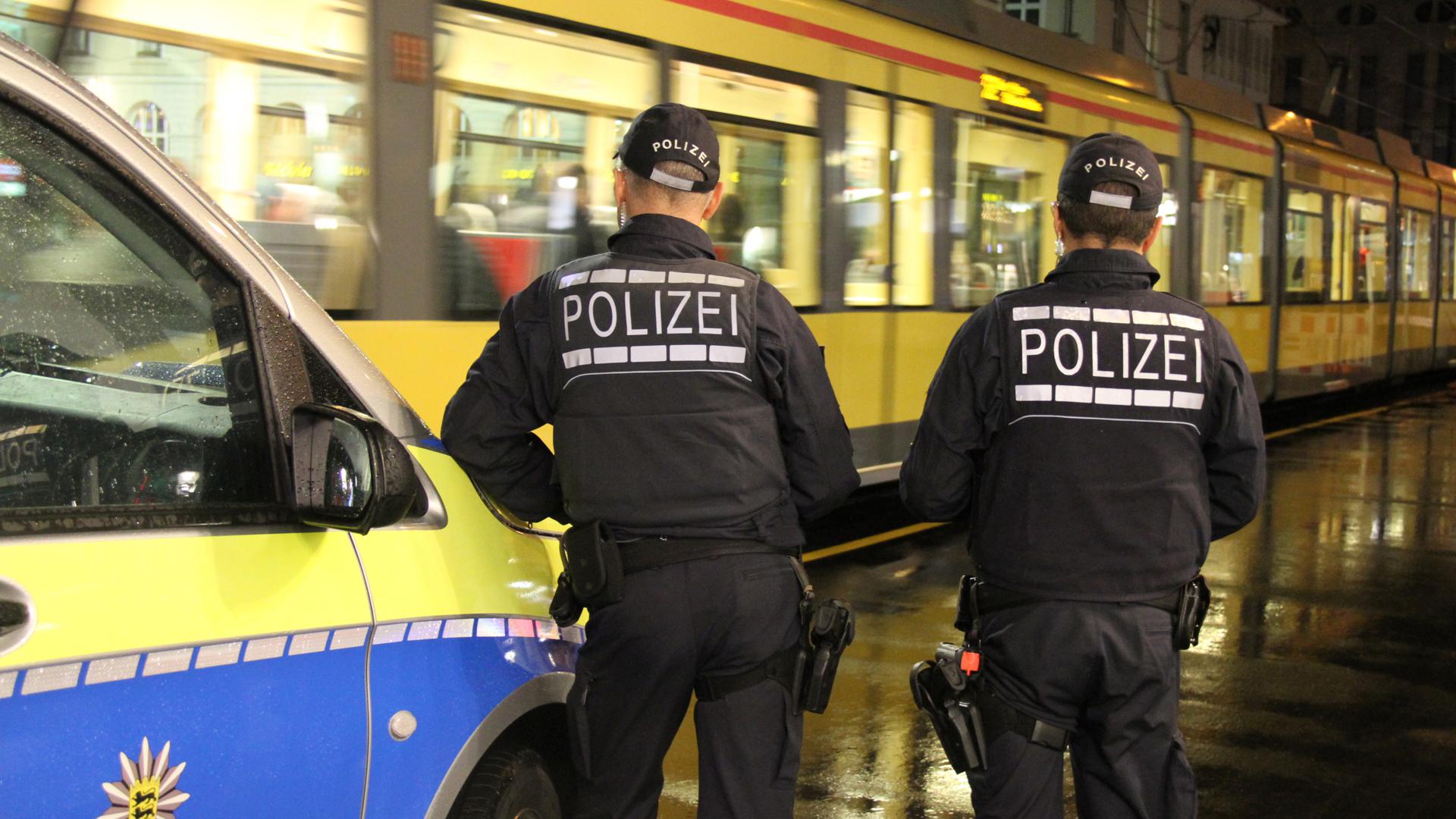 247 Schwarzfahrer wurden bei einer Kontrolle von Polizei und Karlsruher Verkehrsbetrieben geschnappt.