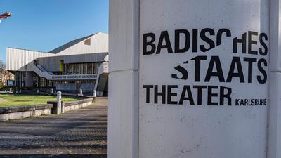 Aussenaufnahme Badisches Staatstheater Karlsruhe.