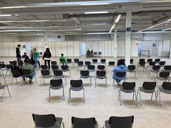 Bis zum letzten Tag waren einige Stühle in der Wartehalle besetzt: Die Kreisimpfzentren sind Geschichte. Die Finanzierung des Landes Baden-Württemberg läuft am 30. September 2021 aus. Somit schließen auch die Standorte in Bruchsal und Sulzfeld ihre Türen.