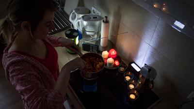 Kochen bei Kerzenschein