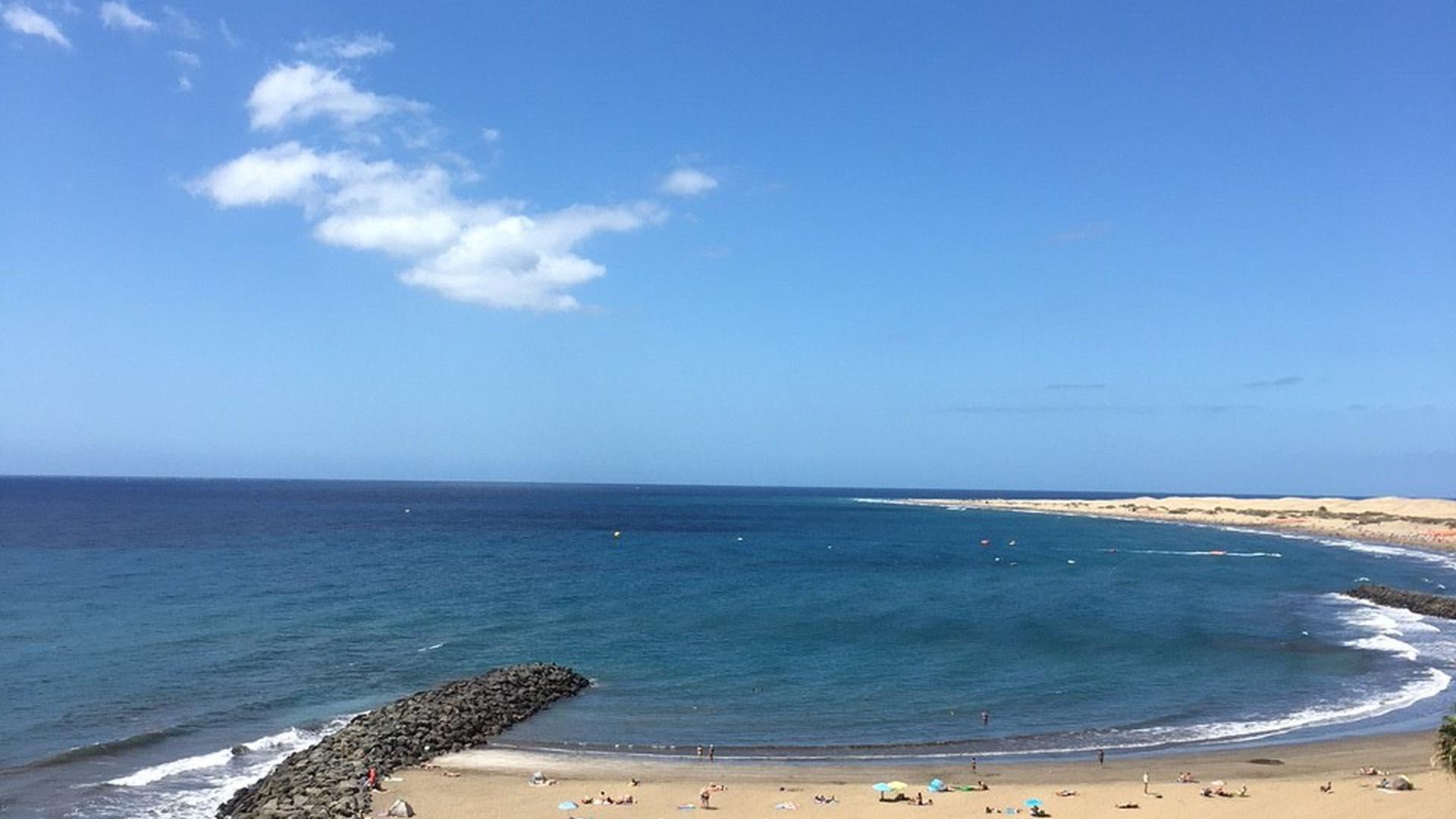 Blick auf den Strand von Gran Canaria in Spanien von Monika Rübenacker aus Oberderdingen.
