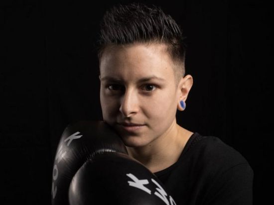 Bereit für den Kampf: Seit elf Jahren ist Sabrina Göppert begeisterte Kickboxerin. Inzwischen ist die Brettenerin Vizeweltmeisterin in den Disziplinen Vollkontakt, K1 und Kick light bis 50 Kilogramm.