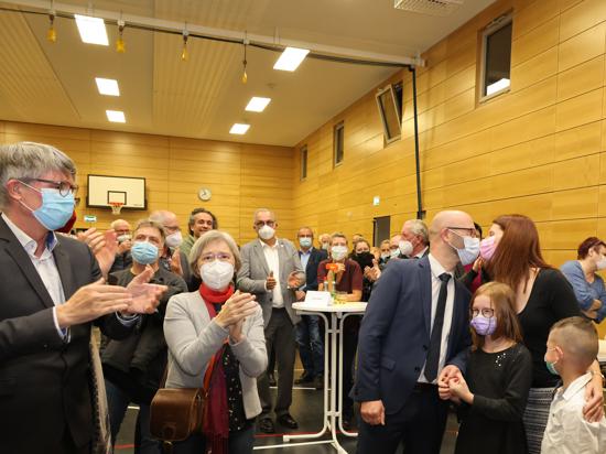 Familie Kozel freut sich über den Sieg bei der Bürgermeisterwahl in Knittlingen