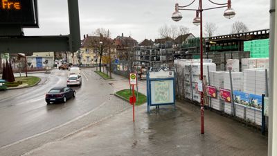 Blick auf den Baufstofffachhandel Wertheimer vom Bahnhof Bretten Stadtmitte