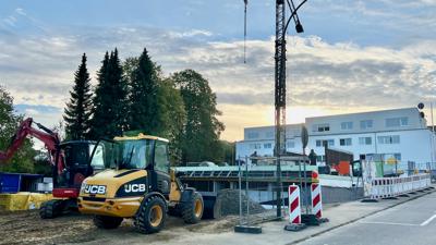 Bezahlbarer Wohnraum ist nicht nur durch Neubau – wie hier am Brettener Wannenweg – zu schaffen. Das zeigt ein Wohnraum-Projekt aus Karlsruhe, über das sich die SPD in Bretten informierte.
