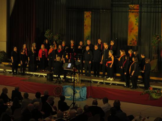 Unter der Leitung von Philipp Lingenfelser initiierte der Gesangverein Freundschaft-Harmonie aus Oberderdingen einen Projektchor, um neue Stimmen zu gewinnen. 