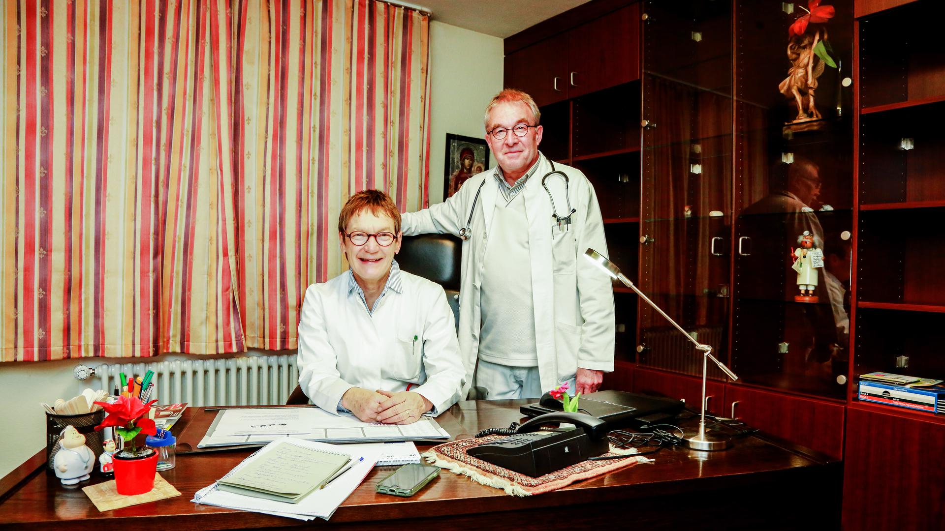 Vertrautes Team: Renate und Christoph Haag haben ihre Praxis in Flehingen nach 40 Berufsjahren in jüngere Hände gelegt.