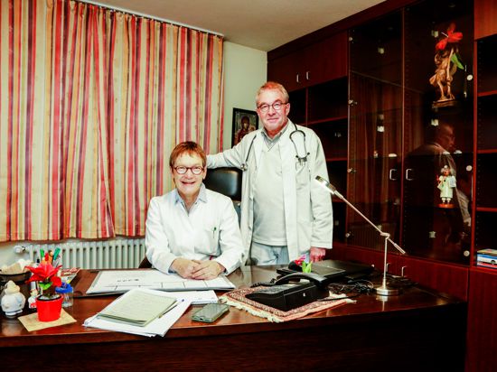 Vertrautes Team: Renate und Christoph Haag haben ihre Praxis in Flehingen nach 40 Berufsjahren in jüngere Hände gelegt.