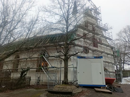 Der Dachstuhl der Laurentiuskirche wird komplett renoviert. Dabei fallen Kosten von etwa 1,1 Millionen Euro an. Im Herbst 2024 soll die Kirche wieder nutzbar sein