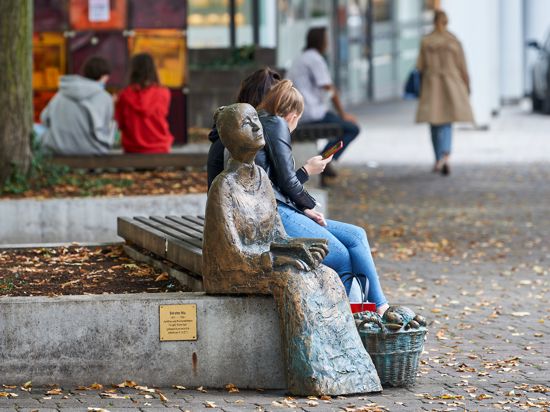Skulptur von Babette Ihle in Bruchsal auf dem Babette-Ihle-Platz