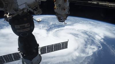 Das von der Internationalen Raumstation (ISS) aufgenommene Bild zeigt den Hurrikan «Ida», der sich der Küste des US-Bundesstaates Louisiana nähert. Das Nationale Hurrikanzentrum (NHC) stufte den Hurrikan «Ida» als «extrem gefährlich» ein. +++ dpa-Bildfunk +++