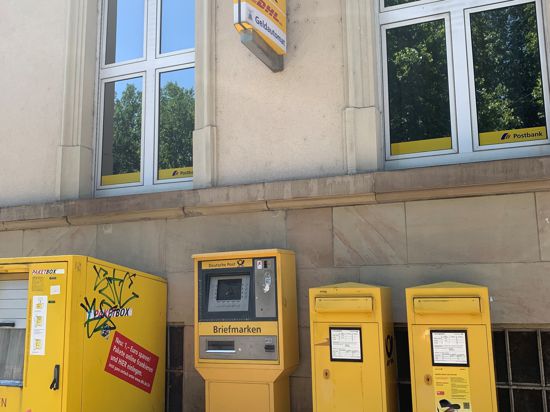 Außer Betrieb: Der Automat für Briefmarken wurde nach langer Wartezeit repariert – inzwischen ist er wieder defekt. 
