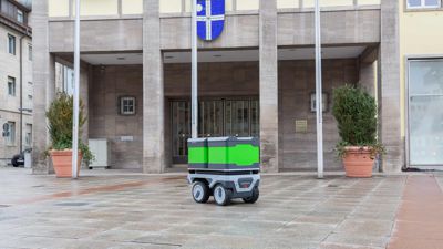 Das ist noch Zukunftsmusik: Der neue Roboter wird vorerst nur im Quartier am Campus unterwegs sein. Geplant ist aber, derlei autonome Paketlieferanten in vielen Innenstädten einzusetzen, um diese von Lieferverkehr zu entlasten. 