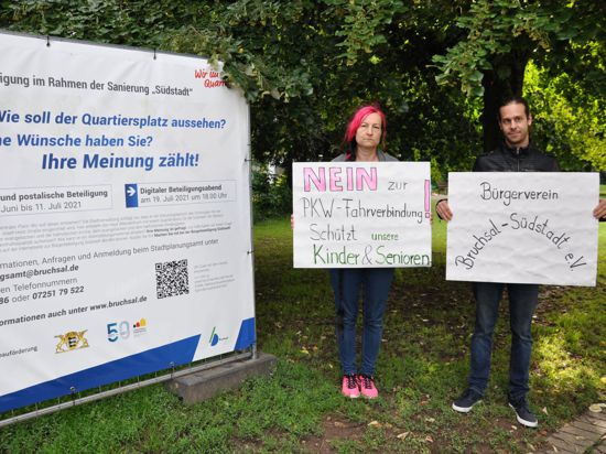 Plakataktion Bürgerverein Südstadt, Julia Dörr und Thorsten Münch