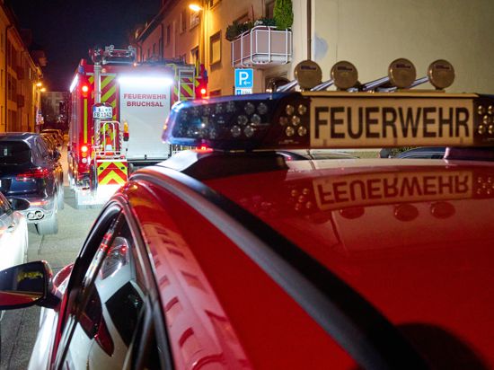 nachts unterwegs mit der Feuerwehr Bruchsal in engen Straßen Bismarckstraße