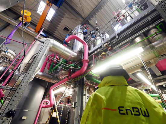 Innenaufnahme des Geothermiekraftwerk Bruchsal des Energiekonzerns EnBW. Auf dem Kraftwerkgelände soll eine Pilotanlage zur Lithiumgewinnung aus Geothermalwasser entstehen.