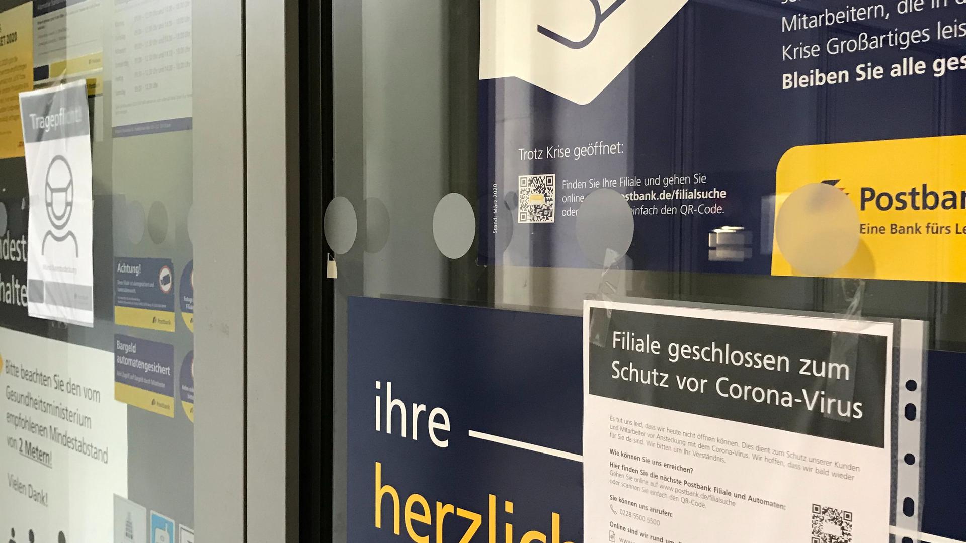 Wegen Corona geschlossen: die Postbank-Filialen in Bruchsal und Bretten.