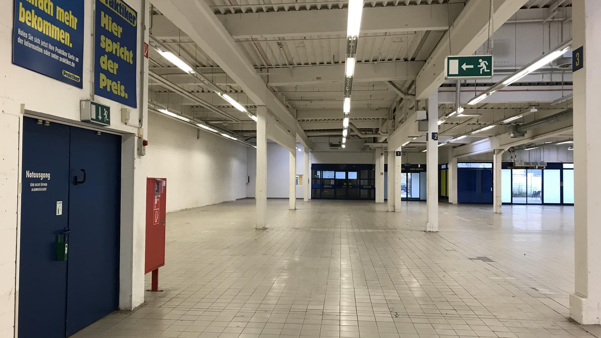 Die leerstehende Halle des „Praktiker“ in Heidelsheim wird zu einem Kreisimpfzentrum umfunktioniert.