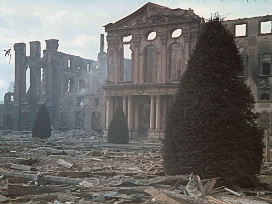Schloss Bruchsal, Zerstörung, 1. März 1945