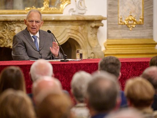 Mit Wolfgang Schäuble hatte die Dr. Bertold Moos-Stiftung ein politisches Schwergewicht zu dem Bruchsaler Schlossgesprächen eingeladen. Der Christdemokrat sprach über den gesellschaftlichen Zusammenhalt.