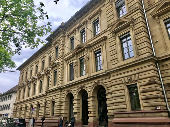 Außenansicht des Landgerichts in Karlsruhe