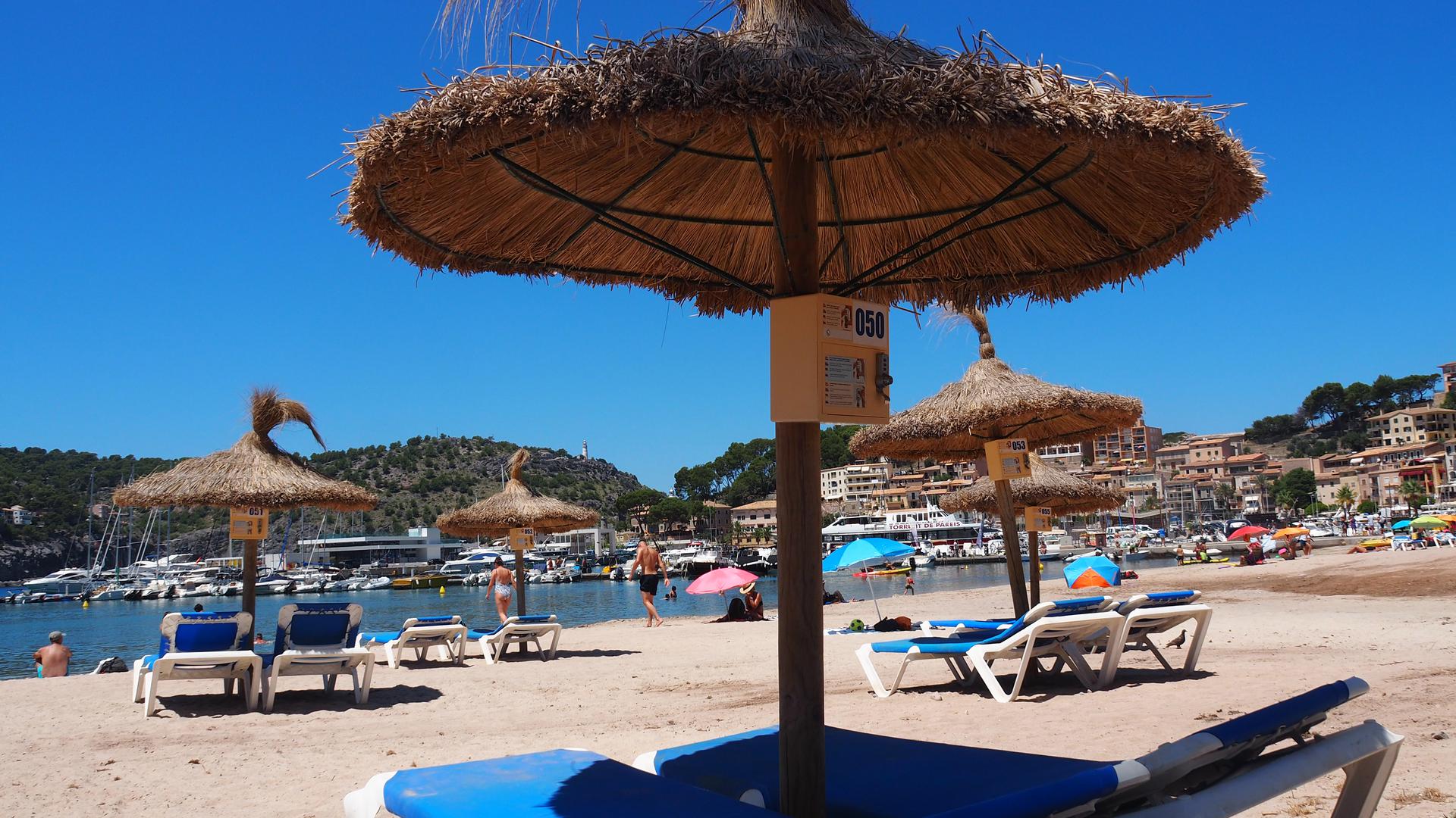 Mallorca ohne Massentourismus: Die Strände der beliebten Urlaubsinsel sind in diesem Jahr nicht überfüllt. Der Kraichtaler Akin Kaya arbeitet an der Cala Ratjada auf Mallorca. Er genießt trotz Einschränkungen die Zeit auf der Insel.
