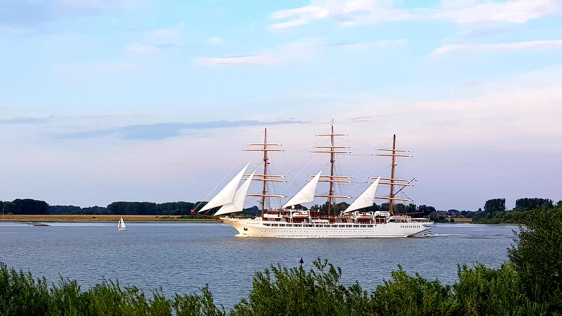 Segelschiff auf Elbe