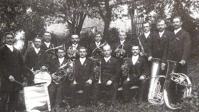 Ein Foto aus den Anfangsjahren des Musikvereins Odenheim, der dieses Jahr auf eine 125-jährige Geschichte zurückblickt