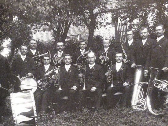 Ein Foto aus den Anfangsjahren des Musikvereins Odenheim, der dieses Jahr auf eine 125-jährige Geschichte zurückblickt