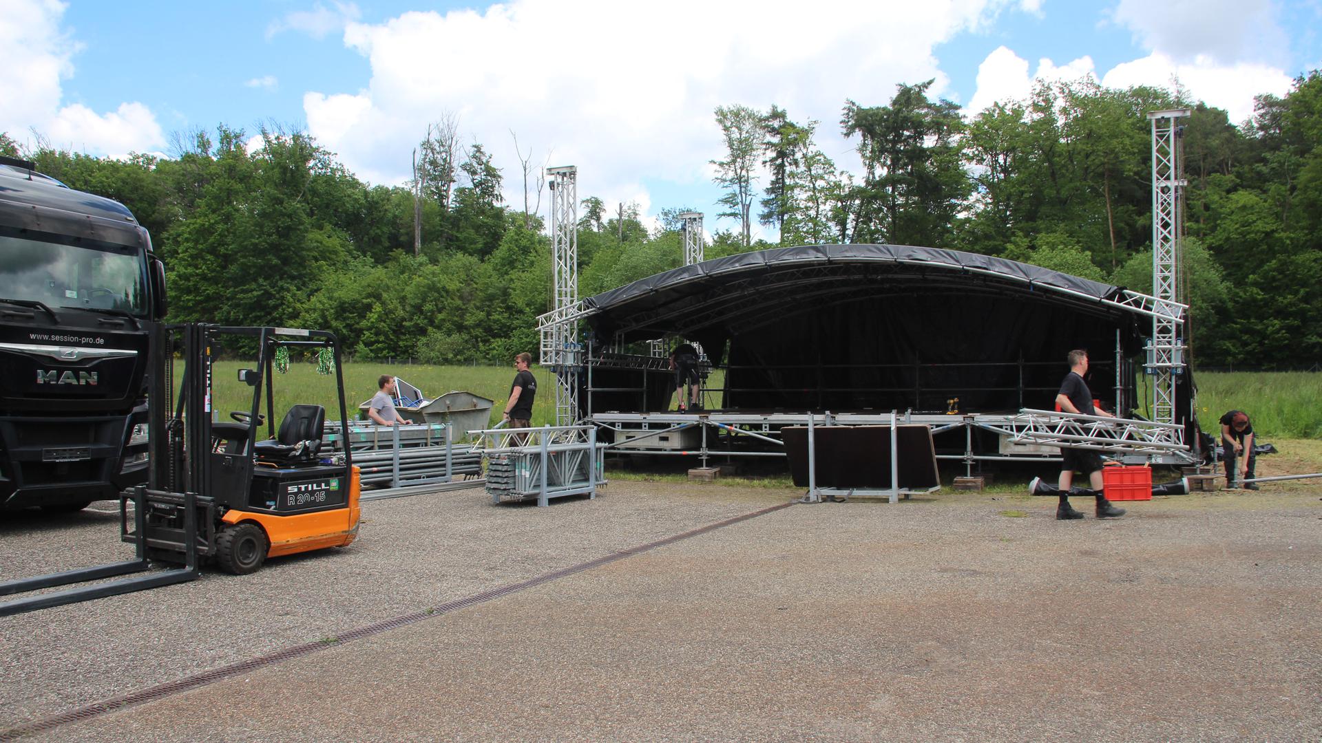 Open-Air-Bühne wird aufgebaut