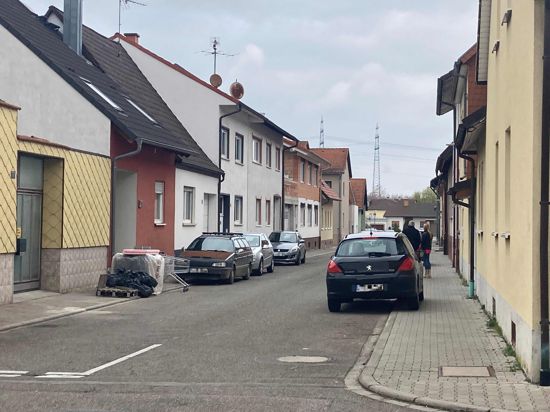 Die 36-jährige Mutter starb hier in der Philippsburger Benckiserstraße in ihrem eigenen Haus. Unter dringendem Tatverdacht wurde ihr Mann wenige Tage später festgenommen. 