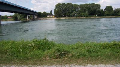 Zu Hochwasser kann im Falle eines Falles der nahe Rhein führen. Also gilt es, Vorsichtsmaßnahmen zu ergreifen.