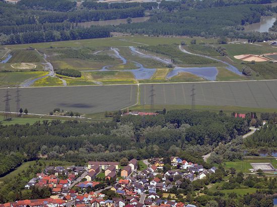 Kurzzeitige Verkehrsbehinderungen im Polder Rheinschanzinsel am 13. Oktober 2021