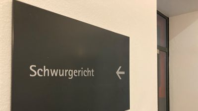 Im Fokus der Berichterstattung steht ein Prozess vor dem Schwurgericht in Karlsruhe. Das Interesse an der Verhandlung gegen einen 37-jährigen Philippsburger ist riesig. 