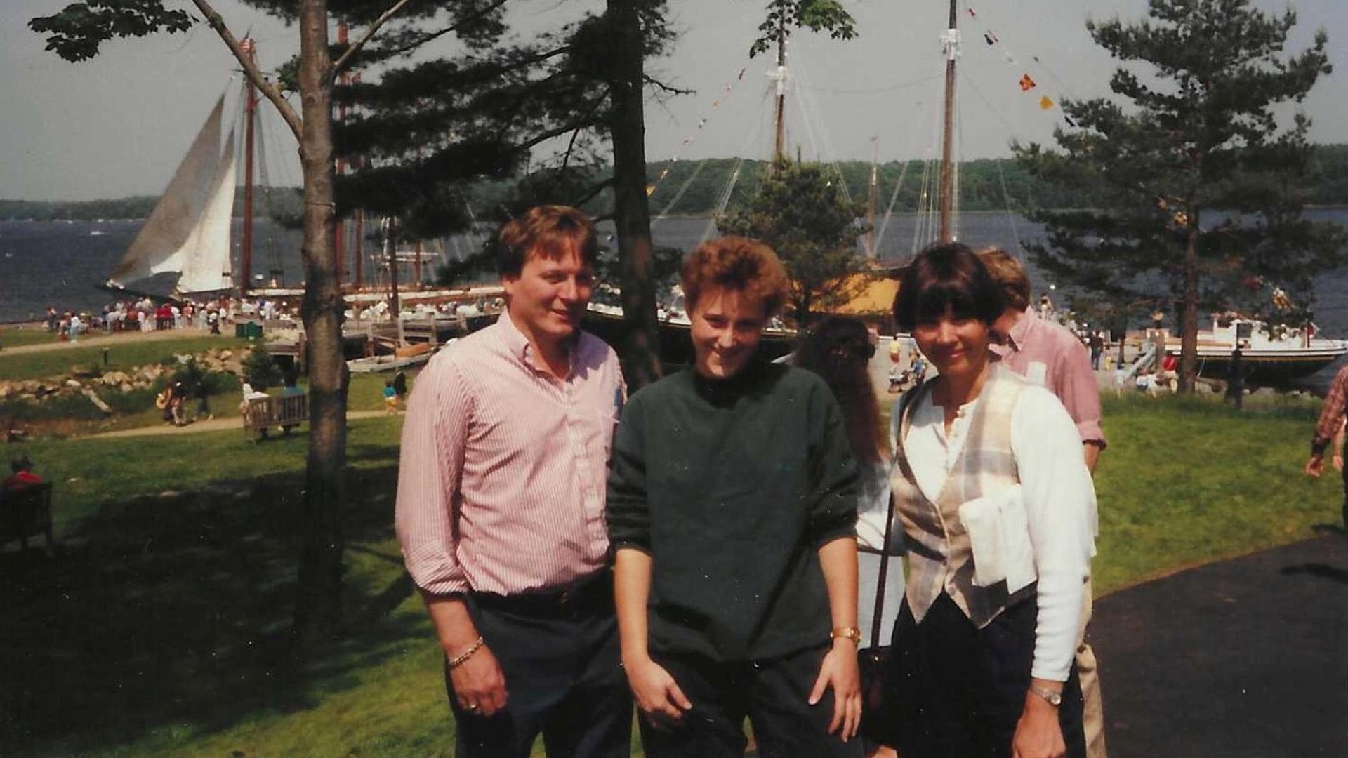 Die 19-jährige Ruth (Mitte) mit ihren Gasteltern Ern und Pat, auf deren Einladung hin sie sieben Wochen Sommer in den USA erlebt hat. 