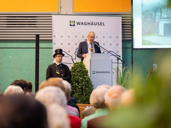 In kleinerem Rahmen: Der Waghäuseler Oberbürgermeister stellt die Vorhanden der Stadt für 2024 vor - und beschwört den Zusammenhalt.
