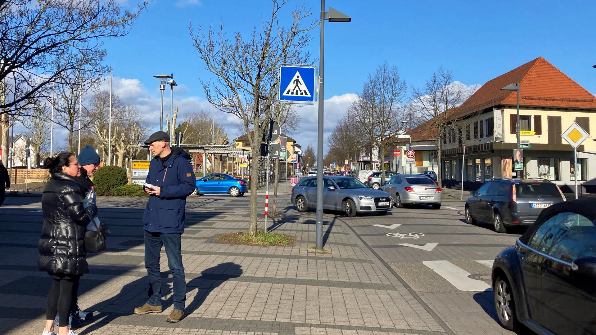 Wählerkontakt: OB-Kandidat Andreas Bohnstedt sucht regelmäßig samstags den Kontakt zu den Bürgern beim Bioladen in der Mannheimer Straße. 