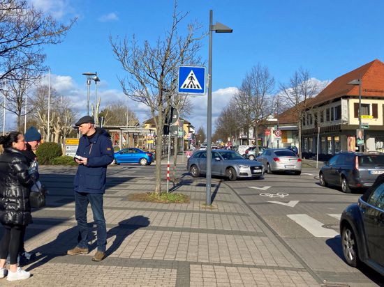Wählerkontakt: OB-Kandidat Andreas Bohnstedt sucht regelmäßig samstags den Kontakt zu den Bürgern beim Bioladen in der Mannheimer Straße. 
